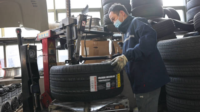 临近过年汽车维保有点忙