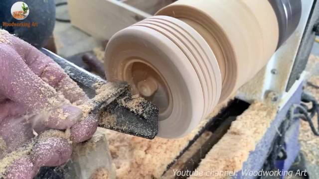 等不到交付，那就先自己造一辆特斯拉Cybertruck