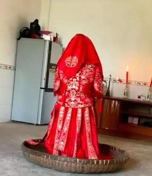 狂飙前夜？金价过山车暗藏杀机