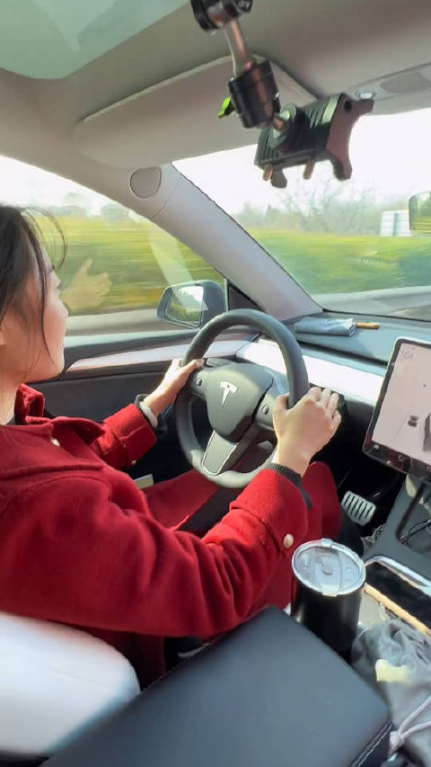 媳妇说特斯拉又降价了，也想给我买一辆，我没要