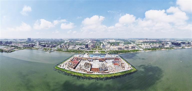 空中俯瞰临港西岛金融中心项目工地 □新华社照片