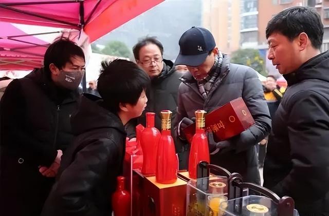 街头免费发放的白酒可以入手吗?行家告诉你:不能!警惕有套路!