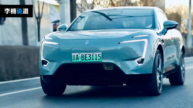 优美的车身比例，流畅的车身线条，惊艳的外观设计……
