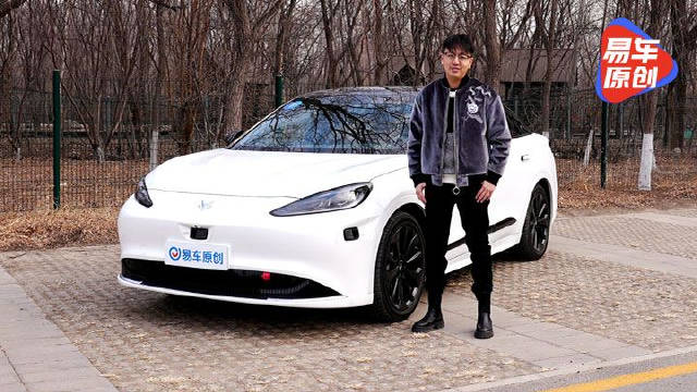 迎第三次OTA升级 试驾极狐阿尔法S HI进阶版