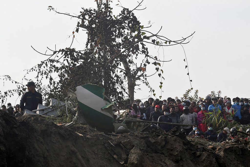 当地时间2023年1月15日，尼泊尔博克拉，客机坠毁现场。