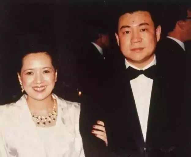 千亿富豪自曝大瓜!曾砸百万包养一线女星,大尺度细节流出:网友炸了…10 千亿富豪自曝大瓜!曾砸百万包养一线女星,大尺度细节流出:网友炸了…