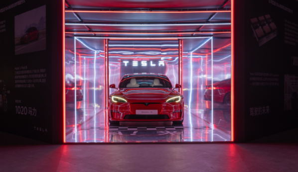 反向操作？美国怀俄明州计划禁售电动汽车 马斯克震怒！