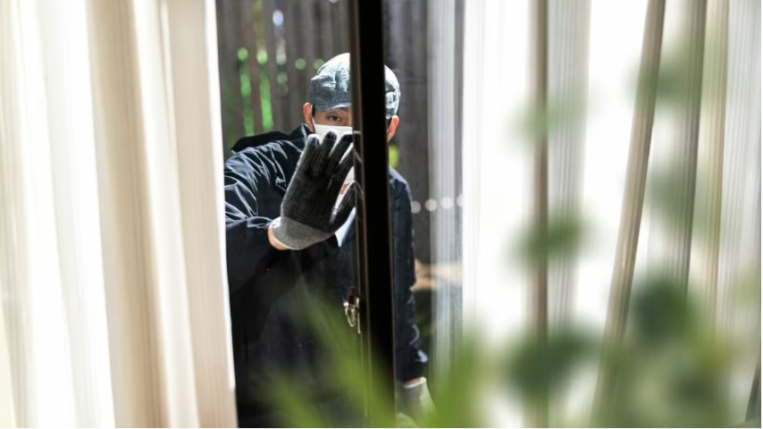 注意!日本关东发生多起入室抢劫杀人案!已有多家被害!休闲区蓝鸢梦想 - Www.slyday.coM 注意!日本关东发生多起入室抢劫杀人案!已有多家被害!休闲区蓝鸢梦想 - Www.slyday.coM