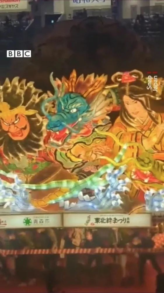 有日本网友提出,BBC发布的视频中一幕实为“青森佞武多祭典”的画面。图自社交媒体