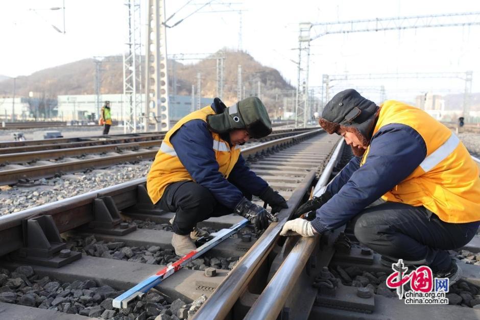 新春走基层 | 宝塔山下的春运“守护者” 新春走基层 | 宝塔山下的春运“守护者”