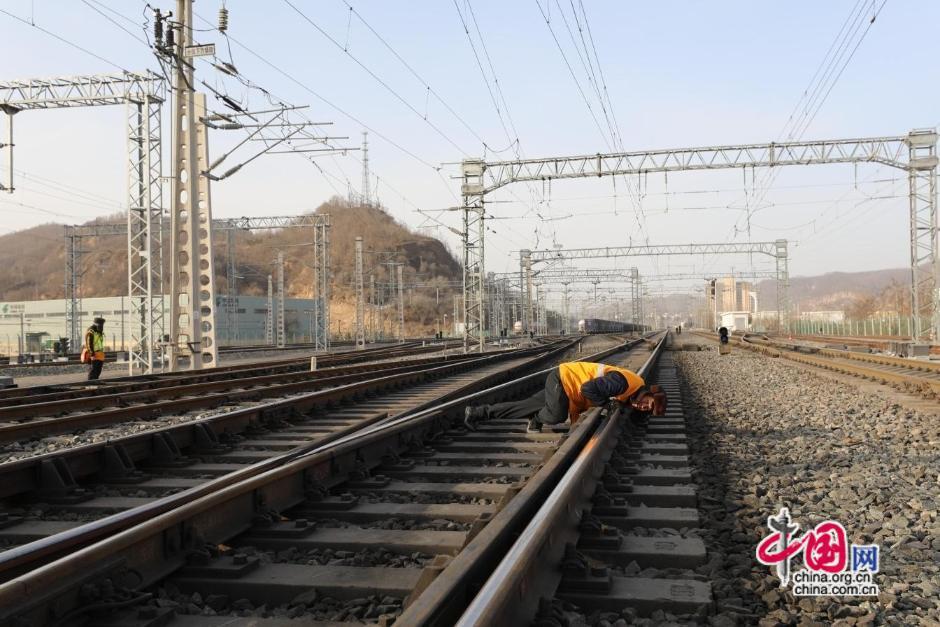 新春走基层 | 宝塔山下的春运“守护者”6 新春走基层 | 宝塔山下的春运“守护者”