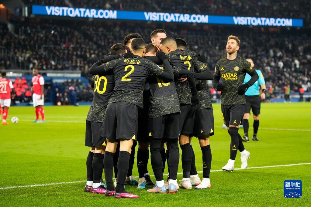 巴黎球员身穿中文球衣出战，庆祝中国新年