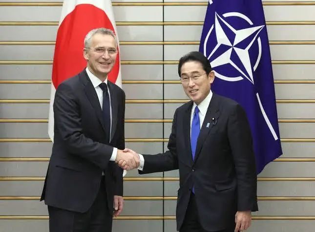 1月31日,斯托尔滕贝格在首相官邸与岸田文雄举行会谈。图自日媒