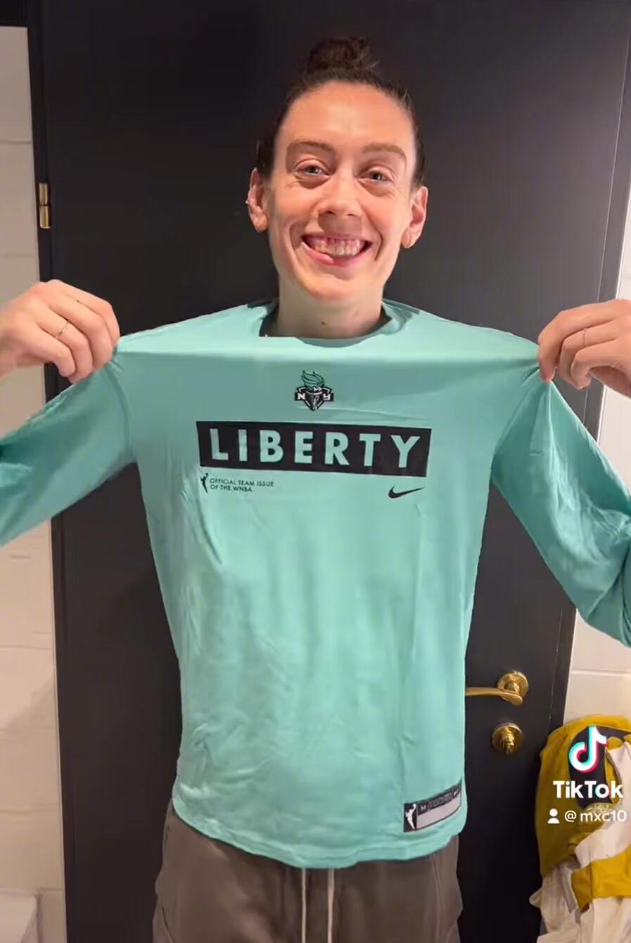 WNBA球星格蕾娜打破单场得分纪录