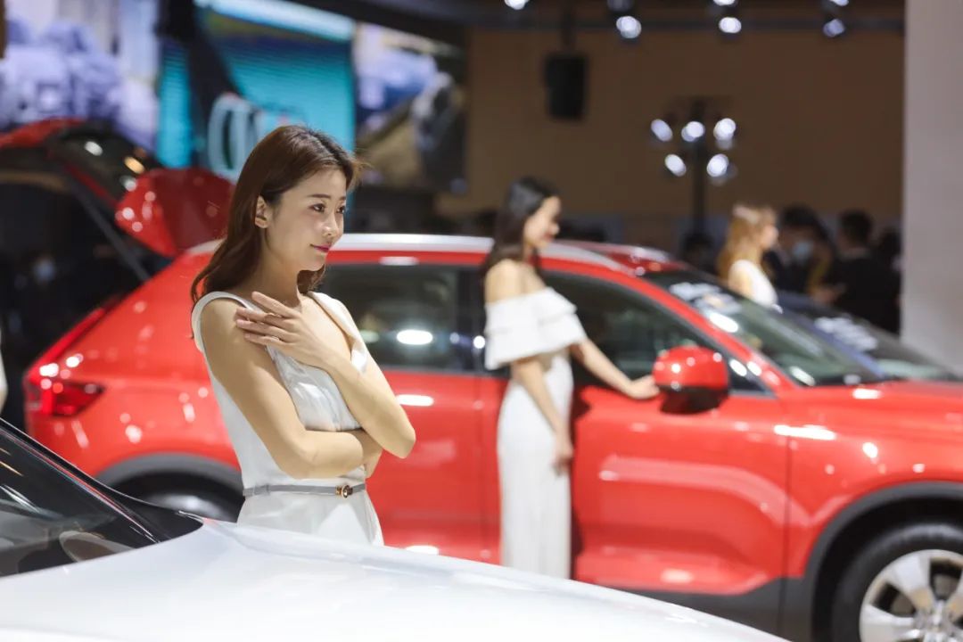 ▲展会现场少不了精彩的车模走秀