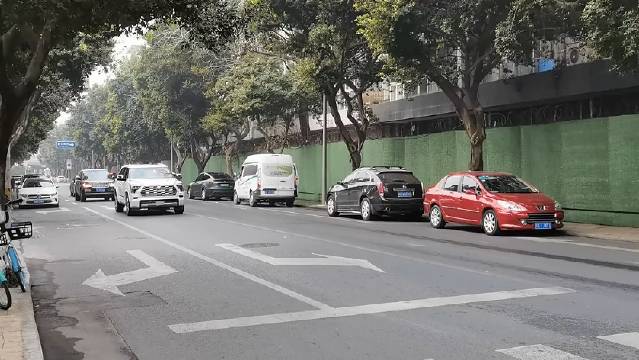 全新丰田红杉现身国内，气场不输揽胜，说得好，我选揽胜！