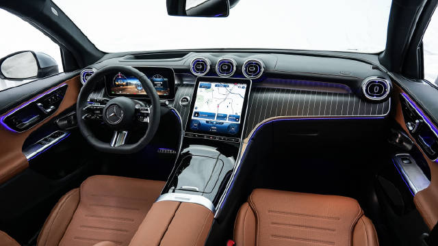 加长4毫米！全新奔驰GLC长轴距空间更大，内饰更豪华，2.0T配+9AT