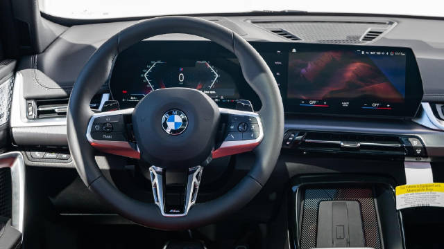 这内饰够诱人！全新宝马X1已就位，轴距2802mm，配2.0T动力