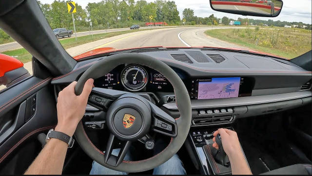 视频：第一视角+双耳音频，感受一下驾驶992 GT3手动挡是种怎样的体验！