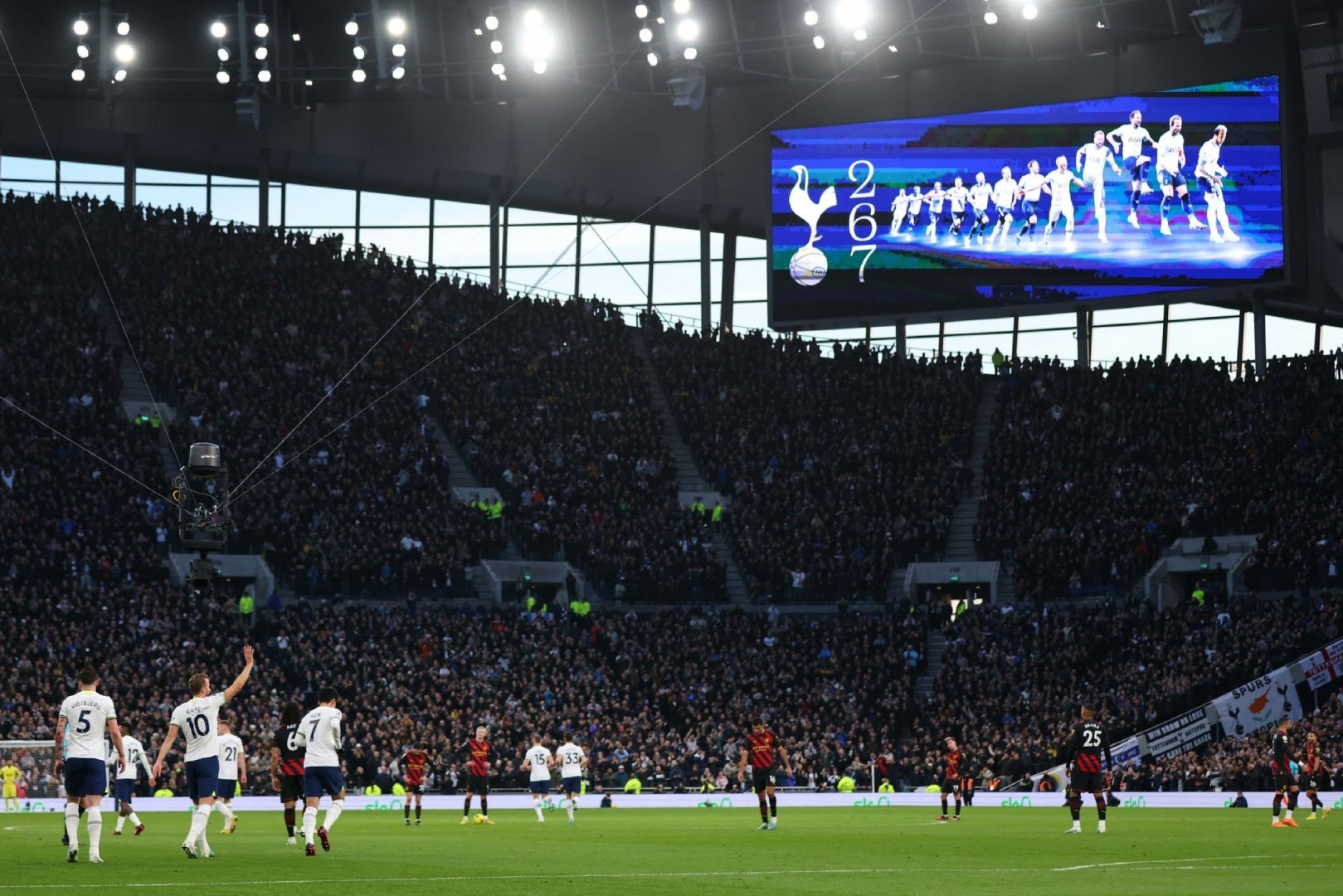 英超直播比赛解说阵容强大深度分析助你更好理解战术布局