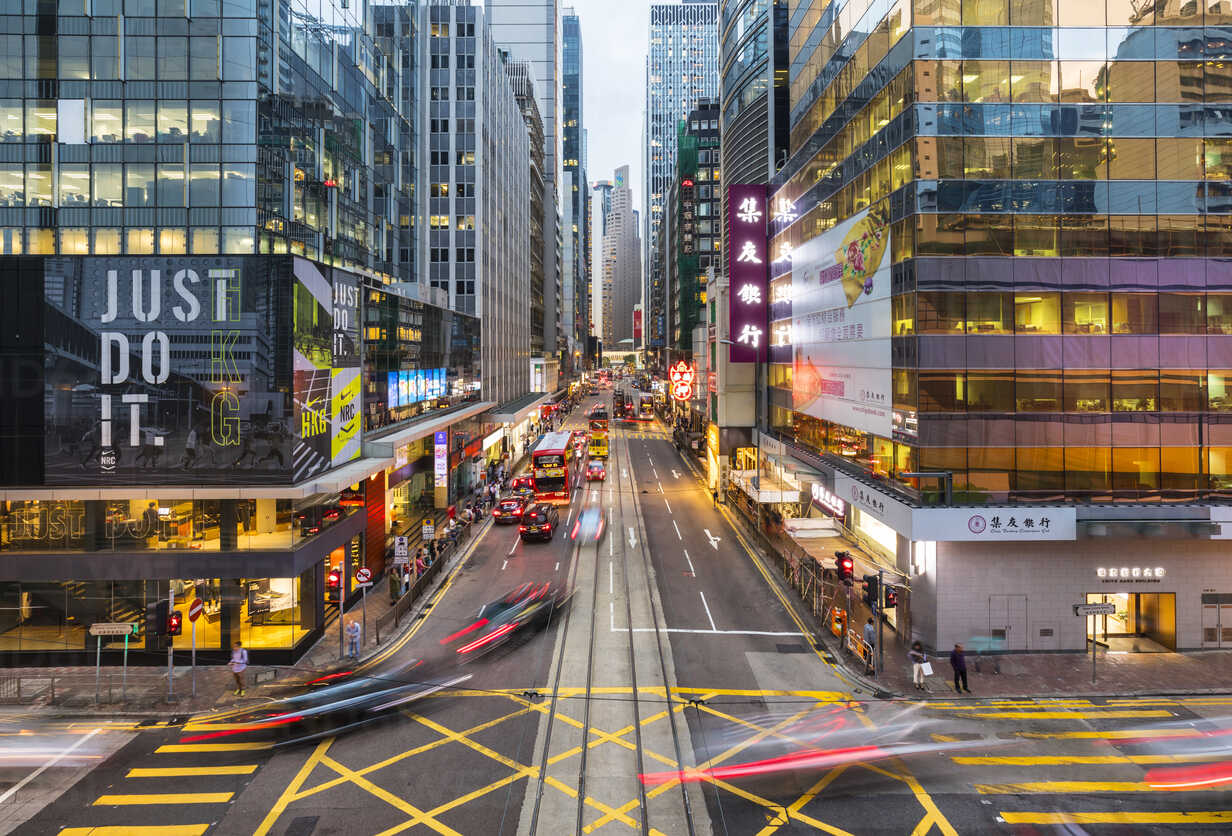 香港奢侈品业仍在等待内地游客