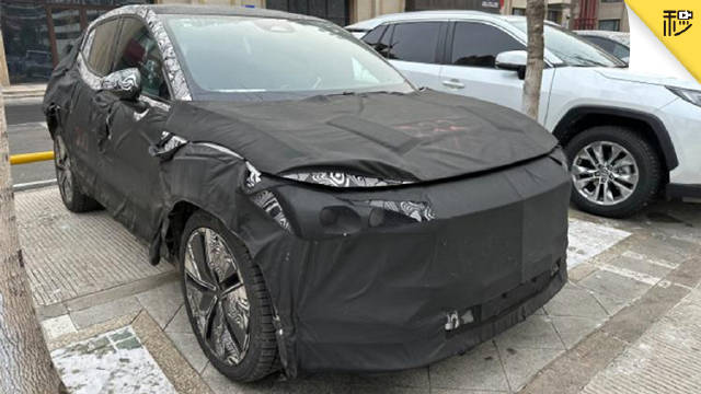 SEA浩瀚架构 双电机四驱 沃尔沃EX30真钢炮SUV