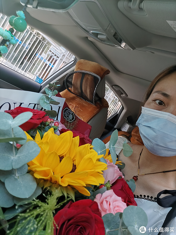 情人节怎么过,当然是带上你的男朋友和鲜花一起过了休闲区蓝鸢梦想 - Www.slyday.coM 情人节怎么过,当然是带上你的男朋友和鲜花一起过了休闲区蓝鸢梦想 - Www.slyday.coM