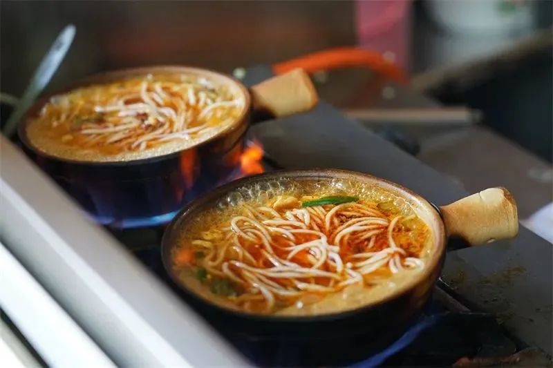 楚雄廉价好吃的美食街在哪里 (楚雄廉价好吃的餐厅)