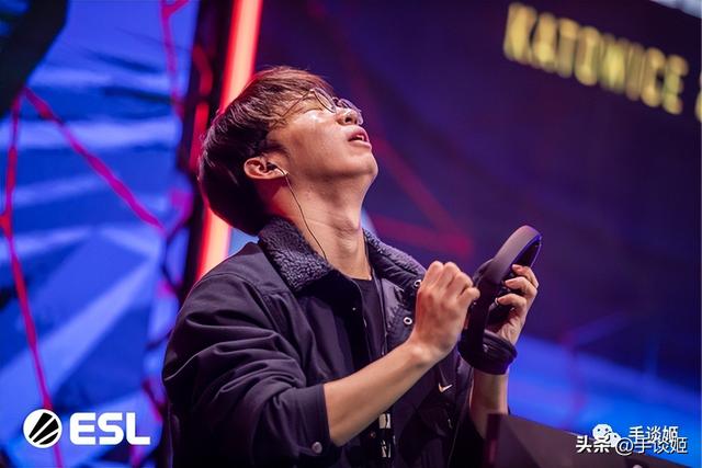 失去了星际2服务器的中国玩家,却迎来连斩三个世界第一的冠军休闲区蓝鸢梦想 - Www.slyday.coM 失去了星际2服务器的中国玩家,却迎来连斩三个世界第一的冠军休闲区蓝鸢梦想 - Www.slyday.coM