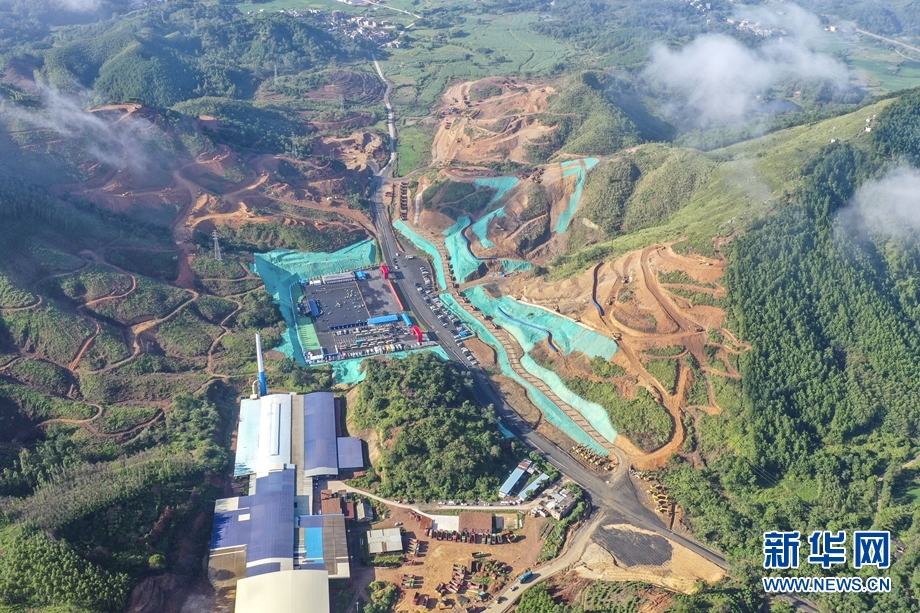 在广西灵山县拍摄的陆运河马道枢纽建设现场(无人机照片)。新华社记者曹祎铭 摄