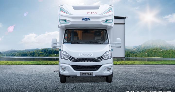 3.2郑州房车展：亚特房车尊领ST21，靓丽车身，奢华配置！