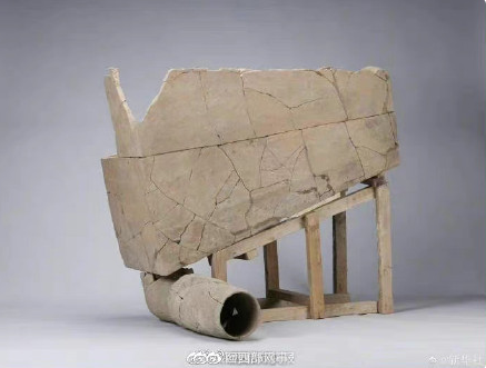陕西遗址惊现2400年前冲水厕所 系中国历代宫城考古中发现的唯一一例厕类遗存（陕西水灾80年代）