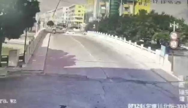 又一起特斯拉疑失控