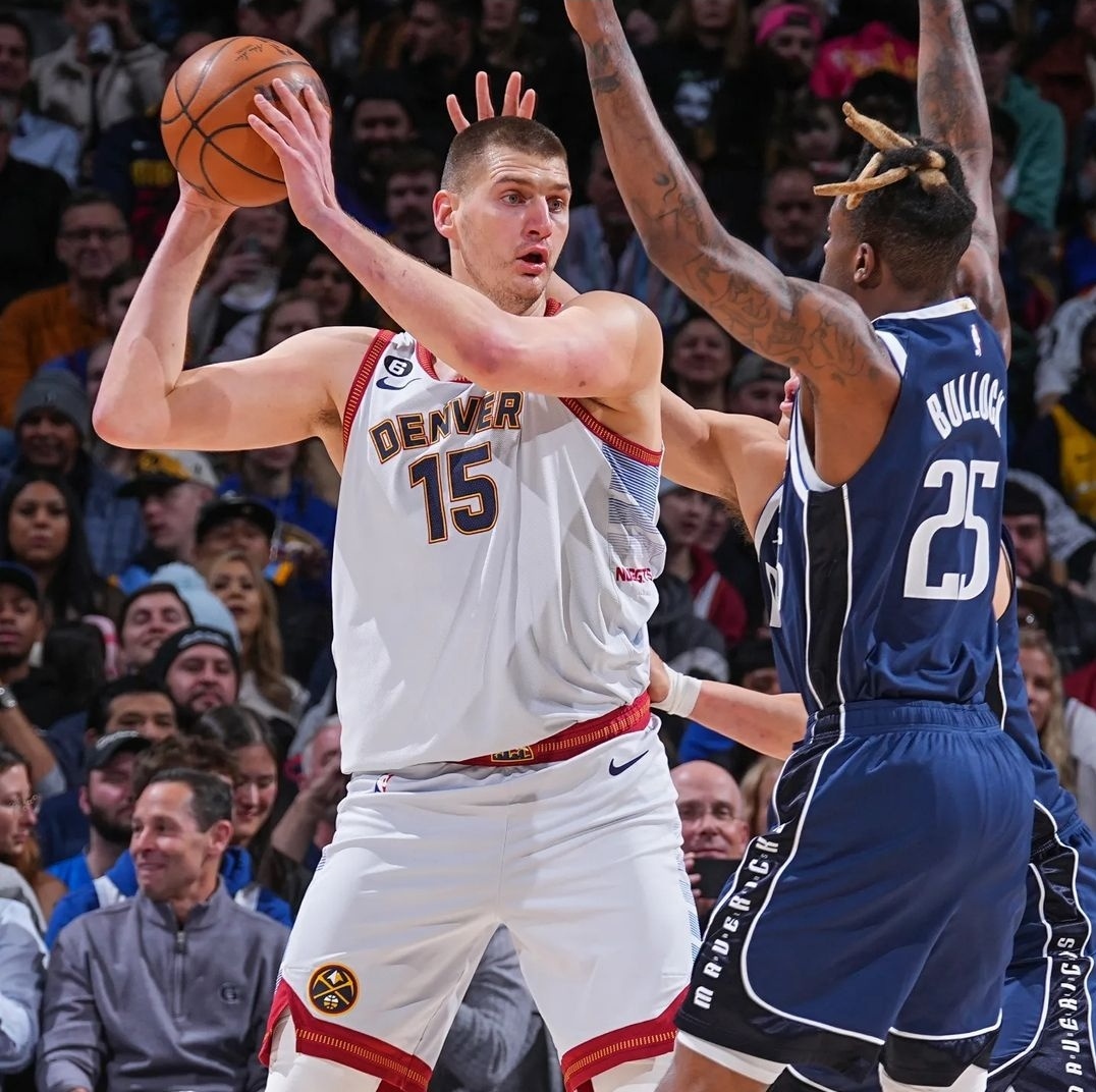 布克与约基奇的巅峰对决谁将主宰赛场风云