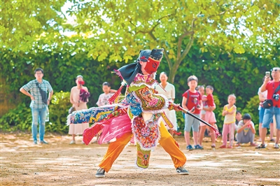 药酒坛蛇咬人真相 蛇类生存习性解析