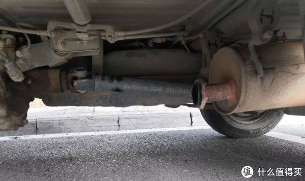 赶紧看看你车底能保障年检合格的关键部件是不是被偷了！