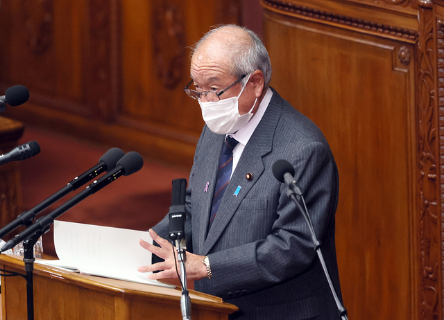 日本财务大臣铃木俊一。人民视觉 资料图