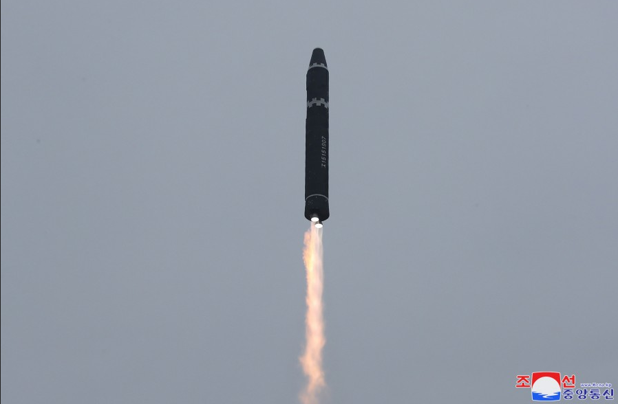 “火星”-15采用液体火箭发动机。