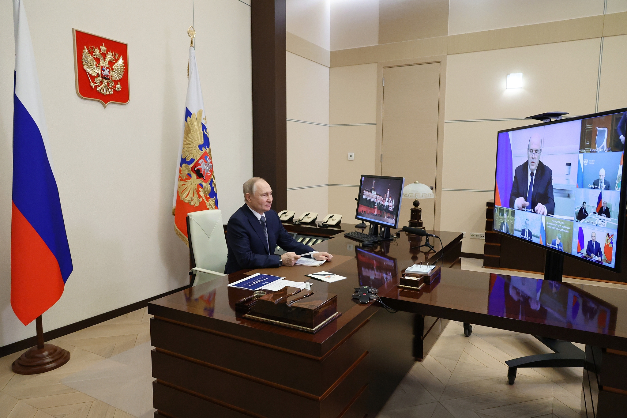 當地時間2023年1月17日，俄羅斯莫斯科，俄羅斯總統普京在總統府通過視頻會議的方式主持經濟問題會議。