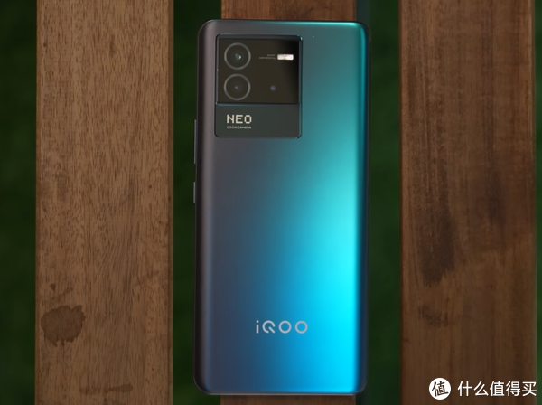 iQOO全能手机,12GB+256GB+E4屏+OIS防抖,支持80W闪充跌至1949元3 iQOO全能手机,12GB+256GB+E4屏+OIS防抖,支持80W闪充跌至1949元