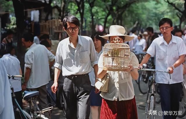 成都市72家体育场馆当天收费开明