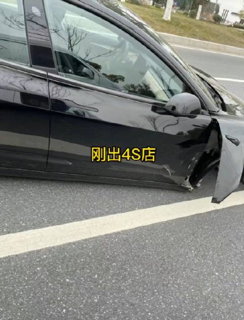 并没有严重的碰撞迹象，这台断轴的特斯拉，是咋了？