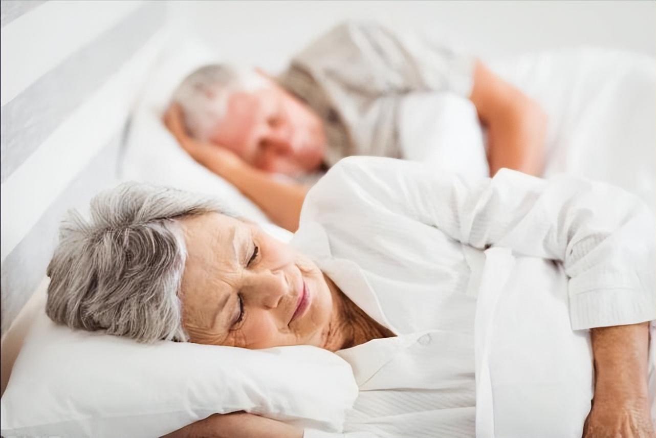 睡眠|50岁以后，最佳的睡眠时间是多久？还是8个小时吗？不妨看一看 接种|疫苗