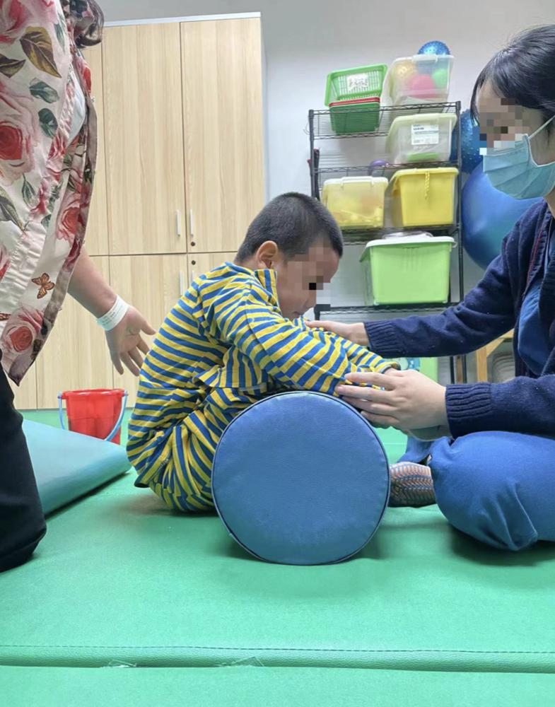 【视频】140余天的治疗,从17楼坠落的4岁男孩奇迹般站起来了!休闲区蓝鸢梦想 - Www.slyday.coM 【视频】140余天的治疗,从17楼坠落的4岁男孩奇迹般站起来了!休闲区蓝鸢梦想 - Www.slyday.coM
