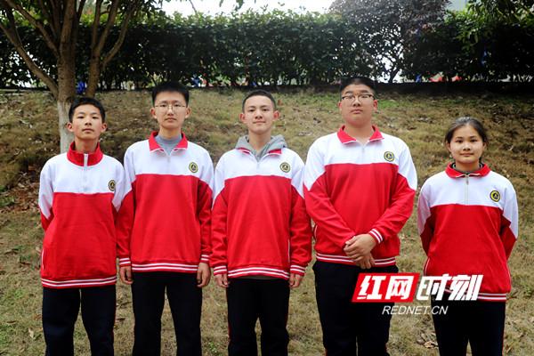 刷新纪录 金海18名初三学生被西安交大录取休闲区蓝鸢梦想 - Www.slyday.coM 刷新纪录 金海18名初三学生被西安交大录取休闲区蓝鸢梦想 - Www.slyday.coM