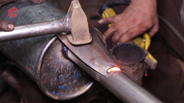 巴基斯坦工厂实拍，卡车排气管消音器制造过程