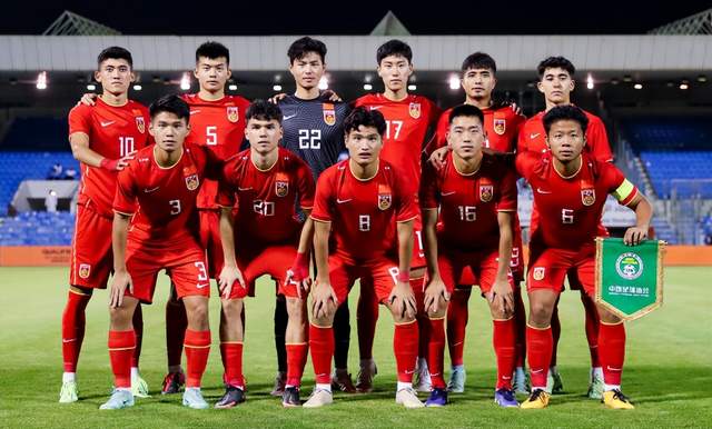 汗颜不？曝男足国脚熬夜观看中国女足比赛！淘汰日本后内心五味杂陈