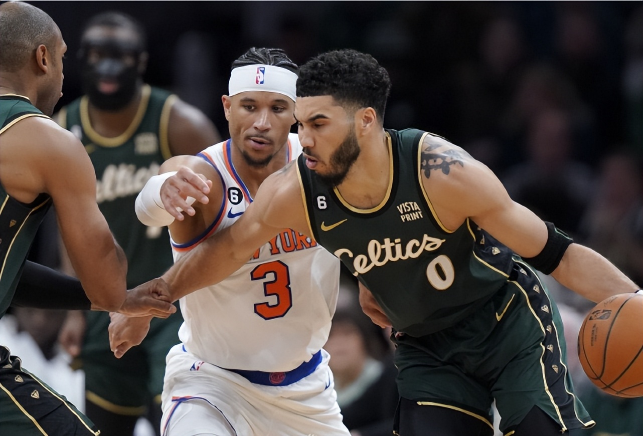 对比联盟顶级分卫布克NBA排名究竟处于何种层级