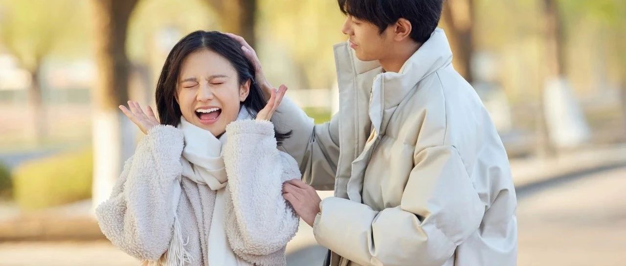 大学应不应该谈恋爱 大学生恋爱利弊分析