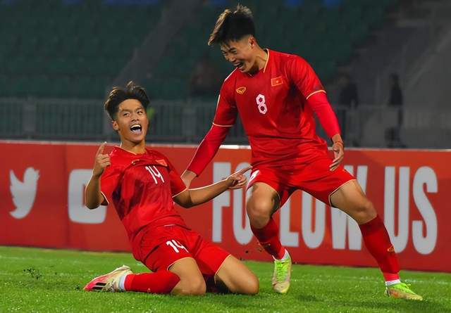 9-1！3-1！亚青赛8强诞生2席：越南6分仍出局，卡塔尔9球惨败澳洲